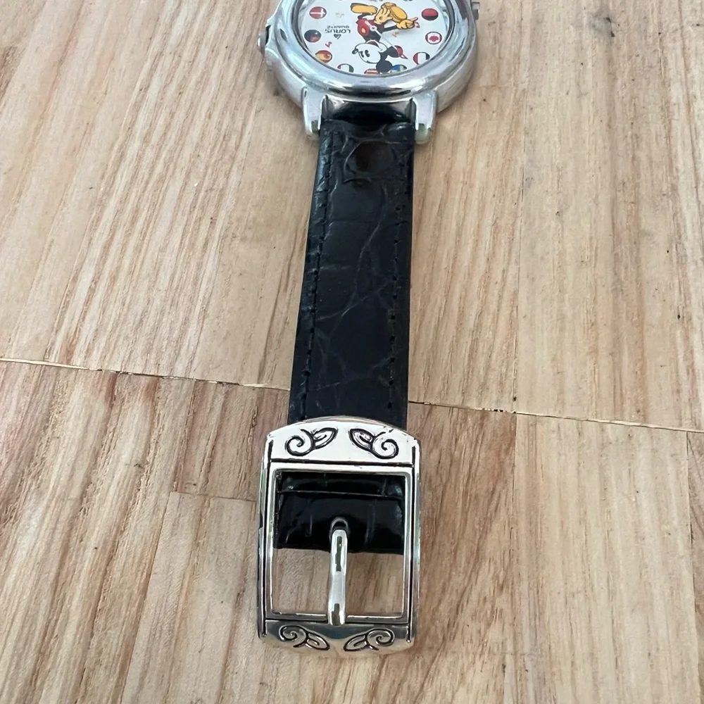 Vintage Lorus Disney Mickey Mouse Small World musical watch NEW BATTERY